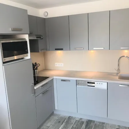 2 Pieces, Renove, 2 Piscines+tennis, Mer, Climatisation *