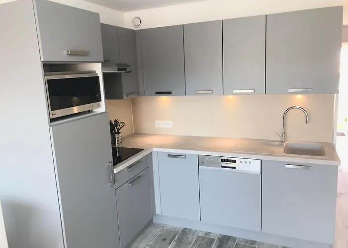 2 Pieces, Renove, 2 Piscines+tennis, Mer, Climatisation *